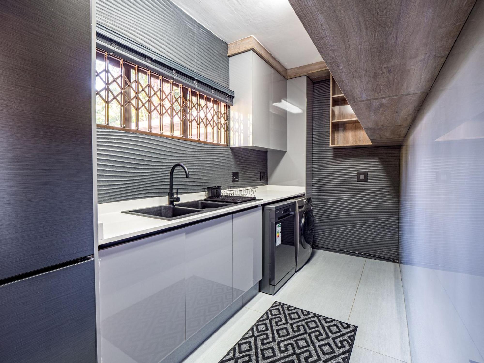 Villa One On Chelsea à Durban Extérieur photo